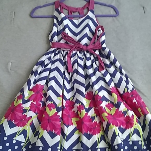 Dress - Picture 2 of 4